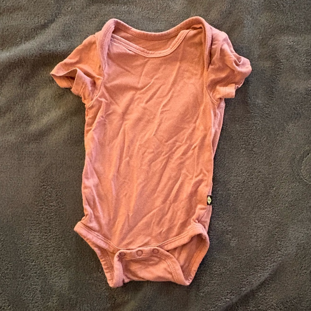 Kyte BABY Dusty Rose Bodysuit